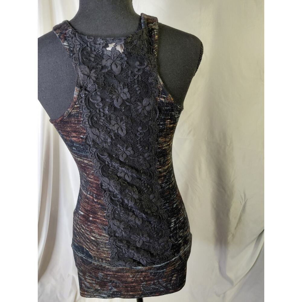 LACE BACK VEST - Picture 6 of 7